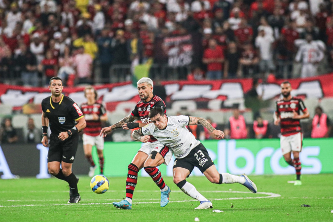 Com Gabigol e Arrascaeta no banco, Flamengo divulga escalação para jogo  contra o Corinthians