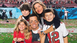 Gisele Bündchen com Tom Brady, os filhos e o enteado