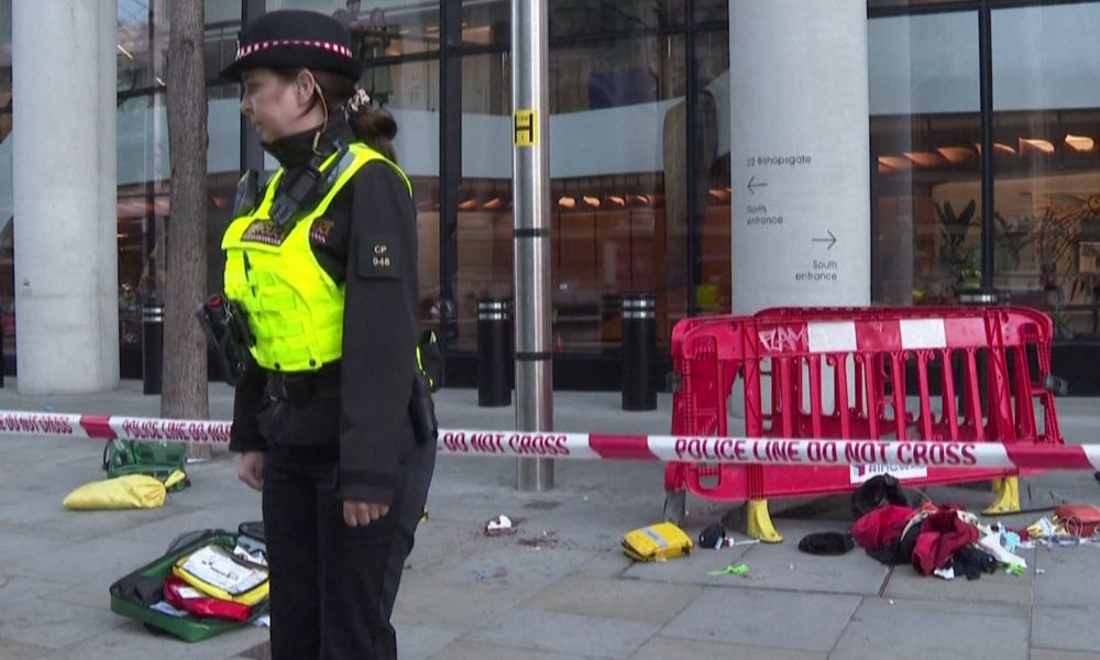 Ao menos três pessoas foram esfaqueadas no centro de Londres