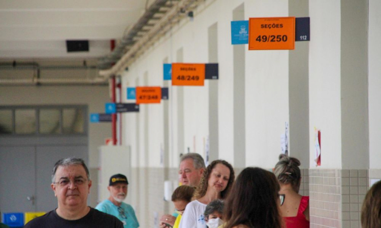 fila para votar