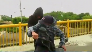 Uma jornalista tentou ser assaltada em frente ao estádio da final da Libertadores 2022, em Guayaquil, no Equador
