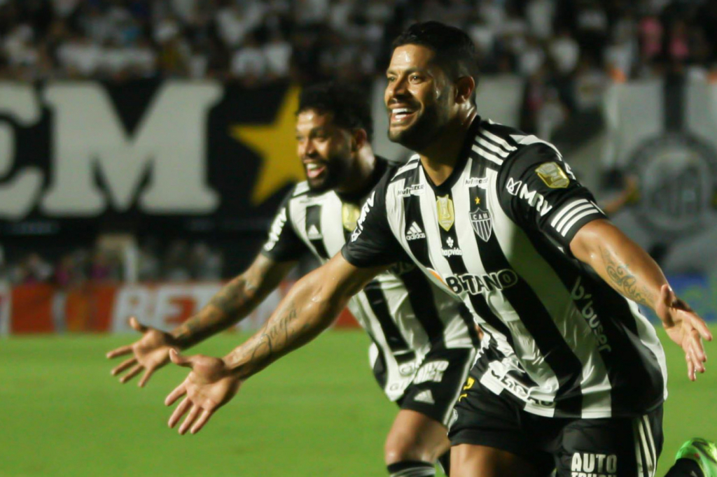 Em jogo com dois pênaltis, Santos perde para o Atlético-MG e cai para 13º no Brasileirão