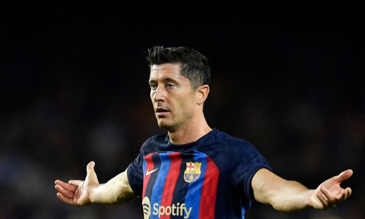 Barcelona adota cautela com Lewandowski, diz jornal espanhol