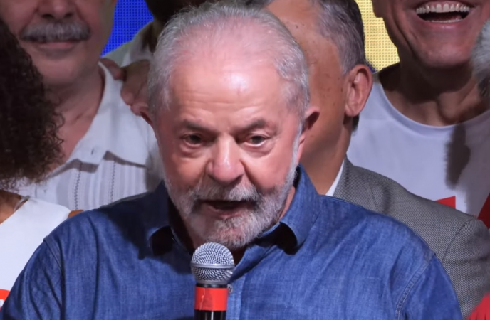 Lula faz pronunciamento após ser eleito presidente da República