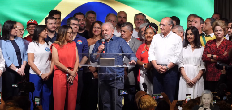 Lula discursa depois de derrotar Jair Bolsonaro nas eleições de 2022