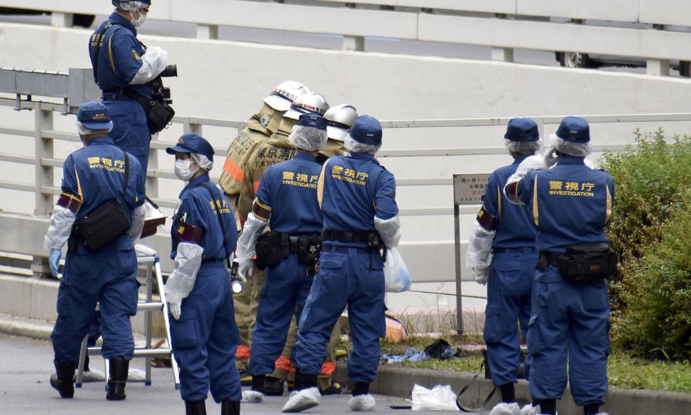 Policia japonesa passa horas tentando desarmar bomba para encontrar brinquedos sexuais