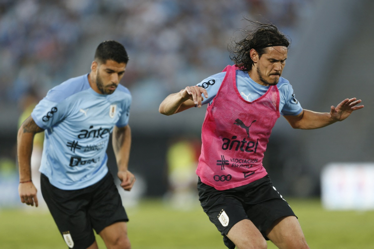 Suárez e Cavani durante treinamento da seleção do Uruguai