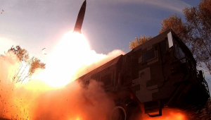 lançamento de míssil em local não revelado na Coreia do Norte.
