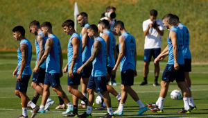 Jogadores da Argentina treinam após derrota para a Arábia Saudita