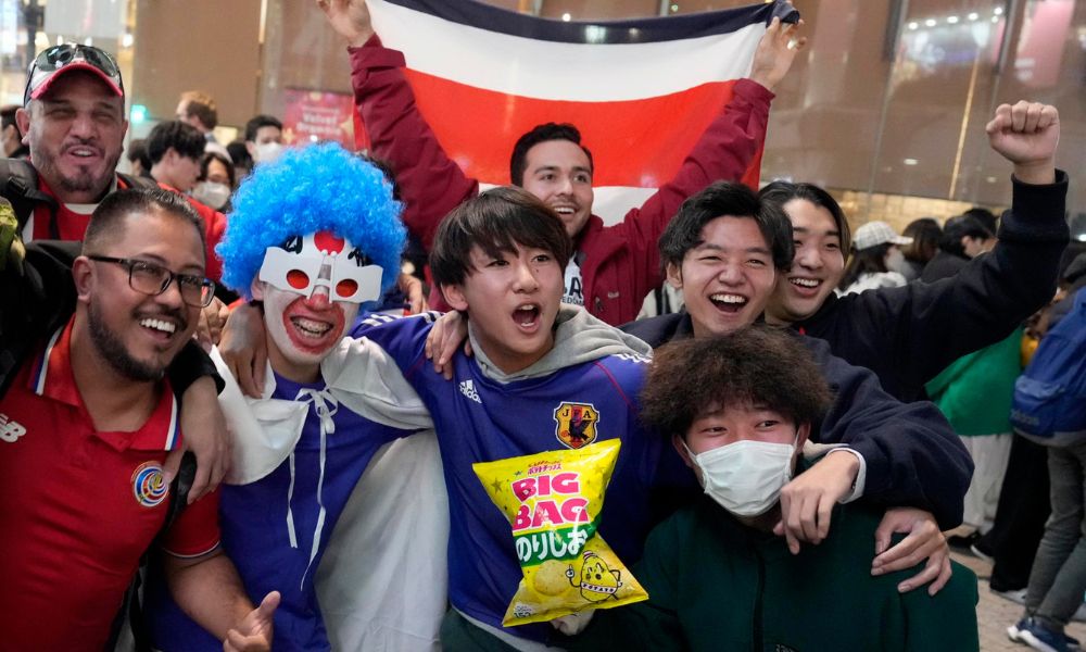 China censors photos of people without masks at the World Cup