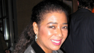 Irene Cara, cantora de "Flashdance" morre aos 63 anos de idade