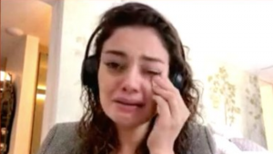 Sophie Charlotte chorando