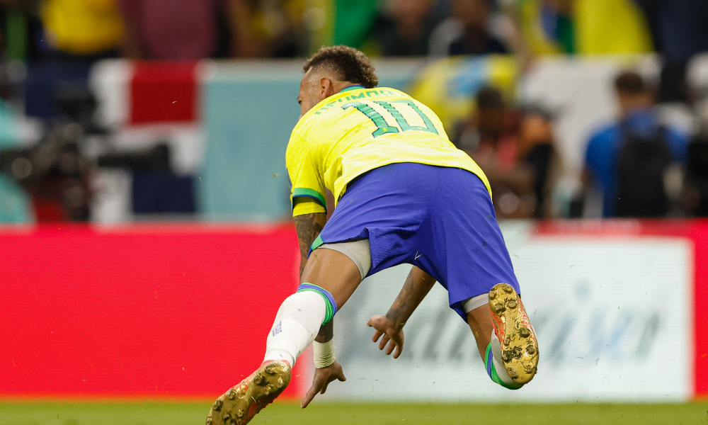 'Neymar vai jogar a Copa', afirma Tite após craque sofrer lesão no