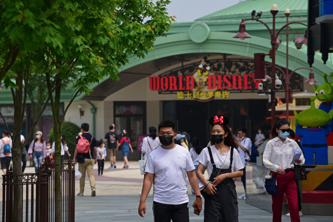 O parque temático da Disneylândia na cidade de Xangai, na China, anunciou o fechamento temporário devido às restrições anti-covid do país. A situação ocorre apenas quatro dias depois de reabrir suas portas após ter ficado um mês fechado pelo mesmo motivo