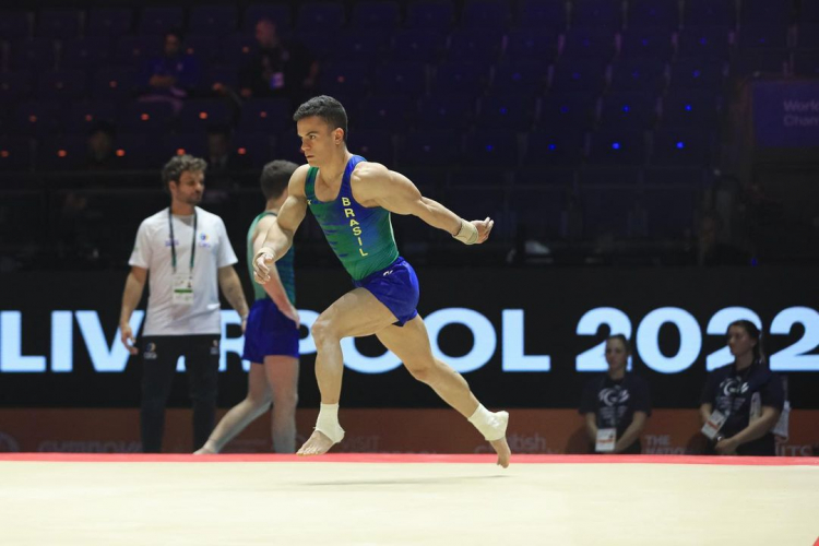 Mundial de Ginástica Artística: brasileiros terminam em 10º e 17º no individual geral 3 fgv4es7xeaa7af4