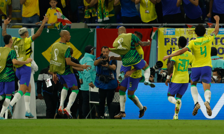 Seleção Brasileira vence e se classifica para o mata-mata da Copa
