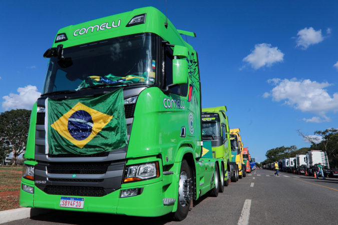 Centenas de caminhões foram estacionados em Brasília para reforçar as manifestações de bolsonaristas contra a eleição de Lula