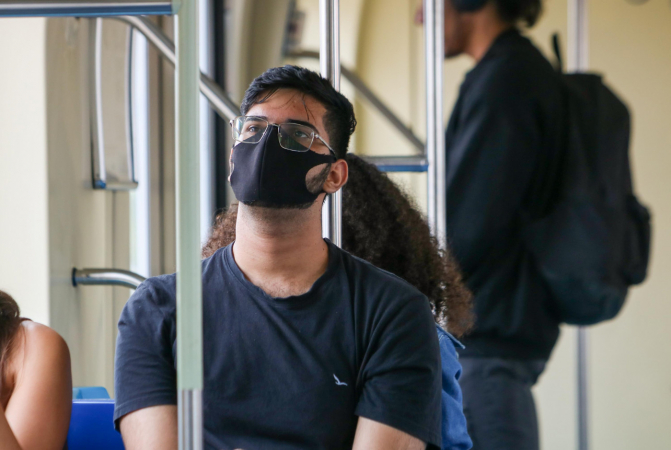 Máscara volta a ser obrigatória no transporte público de São Paulo a partir deste sábado