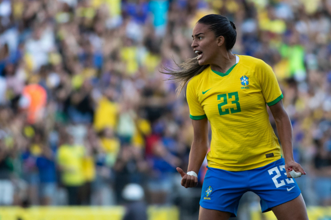 Gabi Nunes participou da vitória do Brasil sobre o Canadá