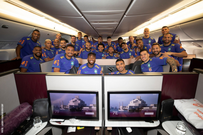 seleção brasileira em avião rumo ao Catar