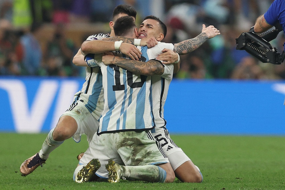 Argentina vence a França nos pênaltis e é tricampeã da Copa do Mundo
