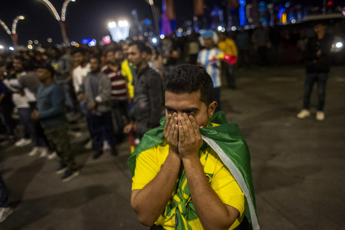 Interrupção do jogo da seleção brasileira vira meme: Anvisa, craque do jogo