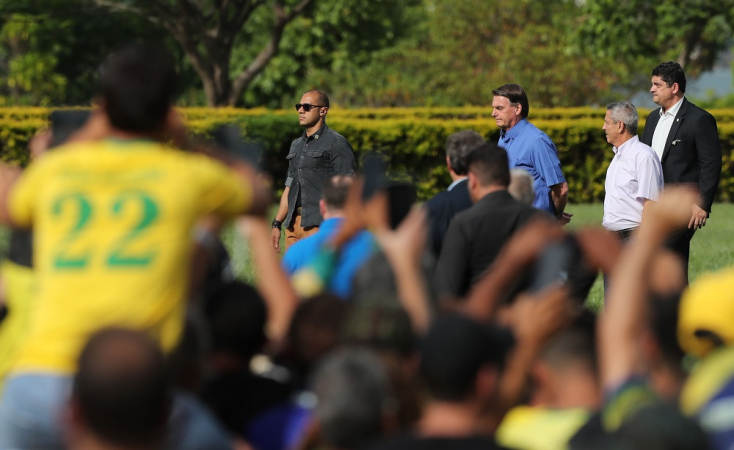 O presidente da República, Jair Messias Bolsonaro (PL), foi ao encontro dos seus apoiadores na tarde desta sexta