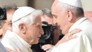 Papa Bento e Papa Francisco