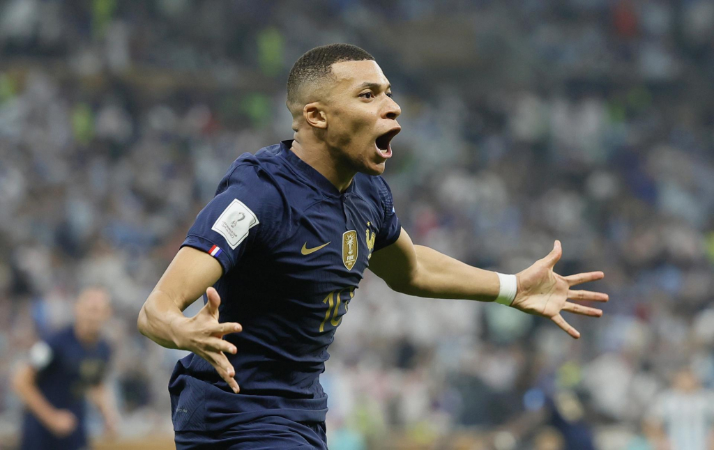 Mbappé comemora