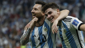 Messi e Álvarez deram show na vitória da Argentina sobre a Croácia