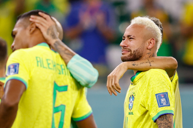 Por que o Brasil tinha sete jogadores no ataque no gol da Croácia