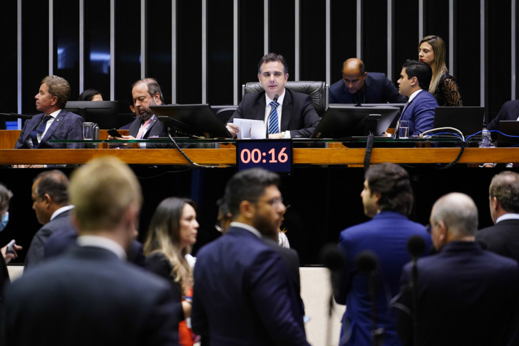 Congresso Nacional adia para próxima semana sessão que analisaria 16 Vetos  Presidenciais - Anoreg