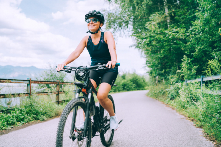 Mulheres ciclistas: 5 motivos para você começar a pedalar