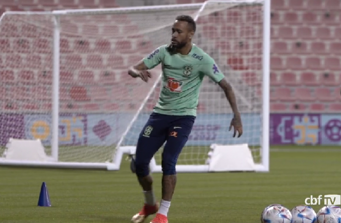 Neymar durante treinamento da seleção brasileira