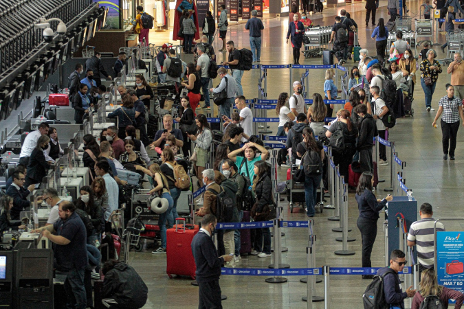 Aeroporto de Guarulhos registrou algumas filas no quarto dia de paralisação dos aeronautas