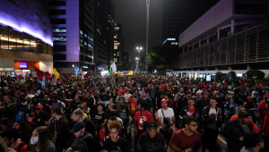 Manifestantes se reuniram na Avenida Paulista para protestar contra as invasões em Brasília