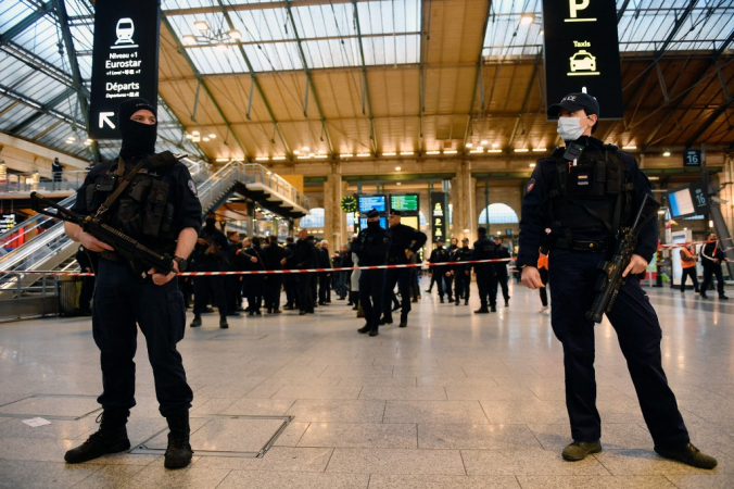 Ataque a faca na estação de trem Gare du Nord, em Paris