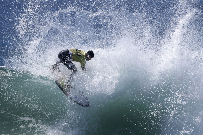 gabriel medina é tricampeão mundial!