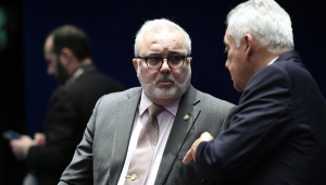 Senador Jean Paul Prates (PT-RJ) foi indicado informalmente pela União para presidir a Petrobras