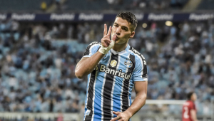 Luis Suárez já marcou cinco vezes em seus três jogos iniciais pelo Grêmio