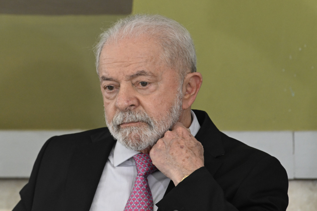 Governo Lula estima estouro da meta de inflação e desaceleração econômica em 2023