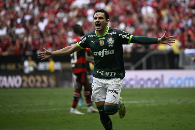Flamengo busca o tri em cima do Palmeiras na Supercopa do Brasil; vidente  antecipa resultado da final da Copinha