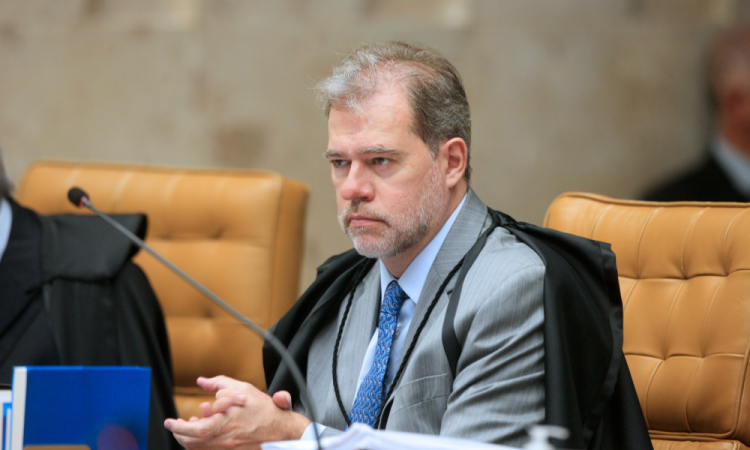 Ministro Dias Toffoli é internado com Covid-19 em Brasília