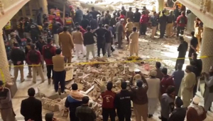 explosão em mesquista no Paquistão