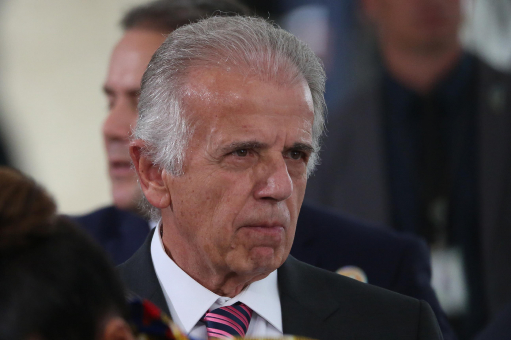 Ministro da Defesa diz que fratura da confiança no comando do Exército motivou troca