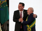 Presidente Lula e Ministro Carlos Fávaro durante cerimônia de posse