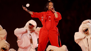 Rihanna voltou aos palcos após seis anos no intervalo do Super Bowl 57