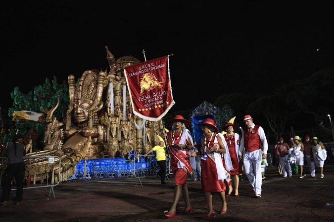 AO VIVO: Acompanhe em tempo real o primeiro dia de desfile das escolas de samba de São Paulo 3 Desfile Velha Guarda