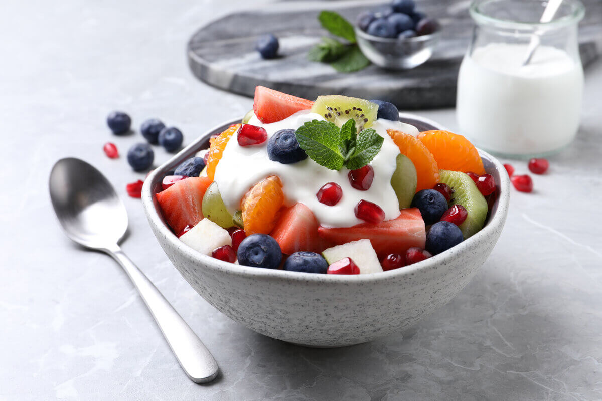 Sala de frutas com iogurte é a sugestão para a ceia 