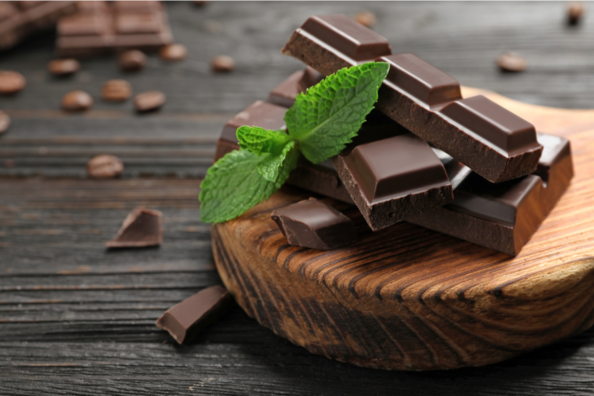 Chocolates compostos por 50% de cacau são saudáveis para o corpo 